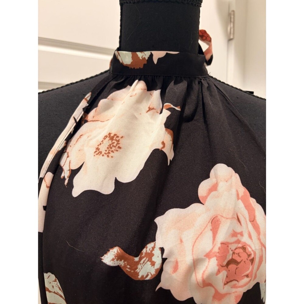 High Neck Floral Romper - Picture 4 of 6
